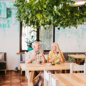 Picture of a couple in cafe